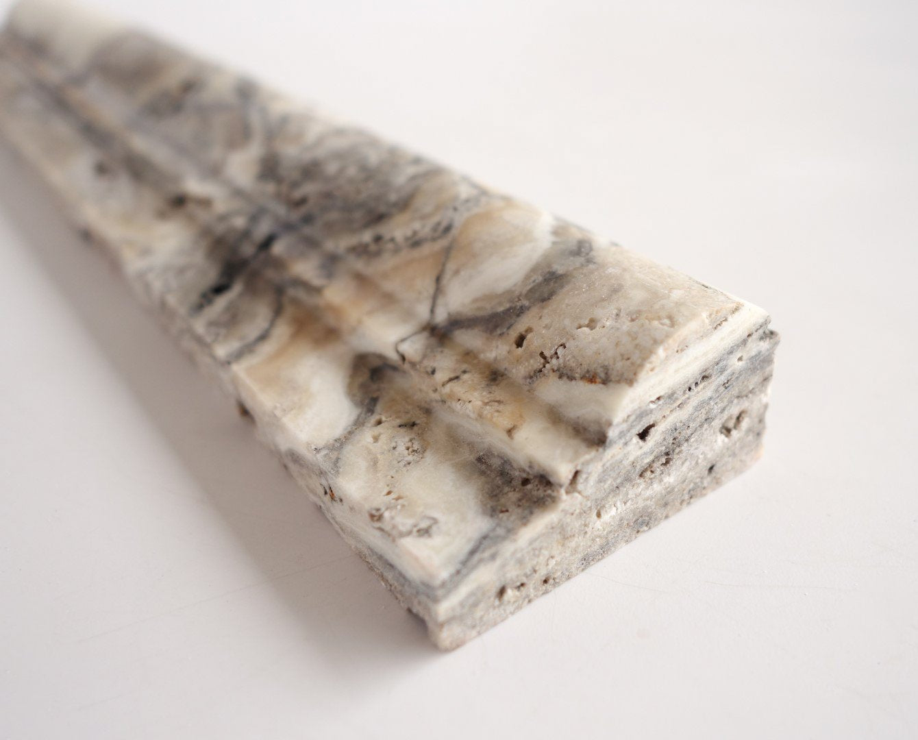 Antico Onyx Travertine 2’’ X 12’’ Single-Step Chair Rail Trim Honed Single-Step Chair Rail